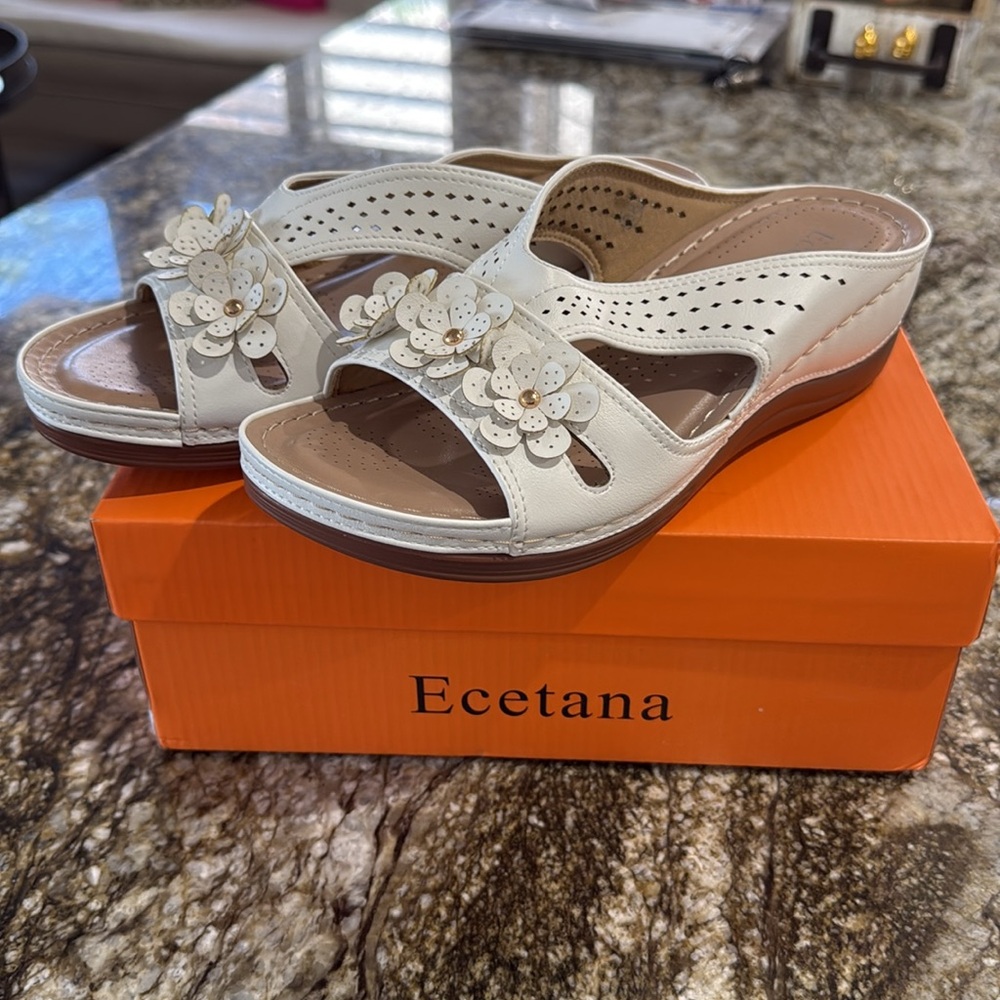 Cream Wedge Slip-on Ecetana Sandals. Size 38 - Picture 6 of 7